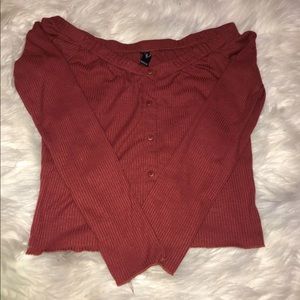 Cropped long sleeve.